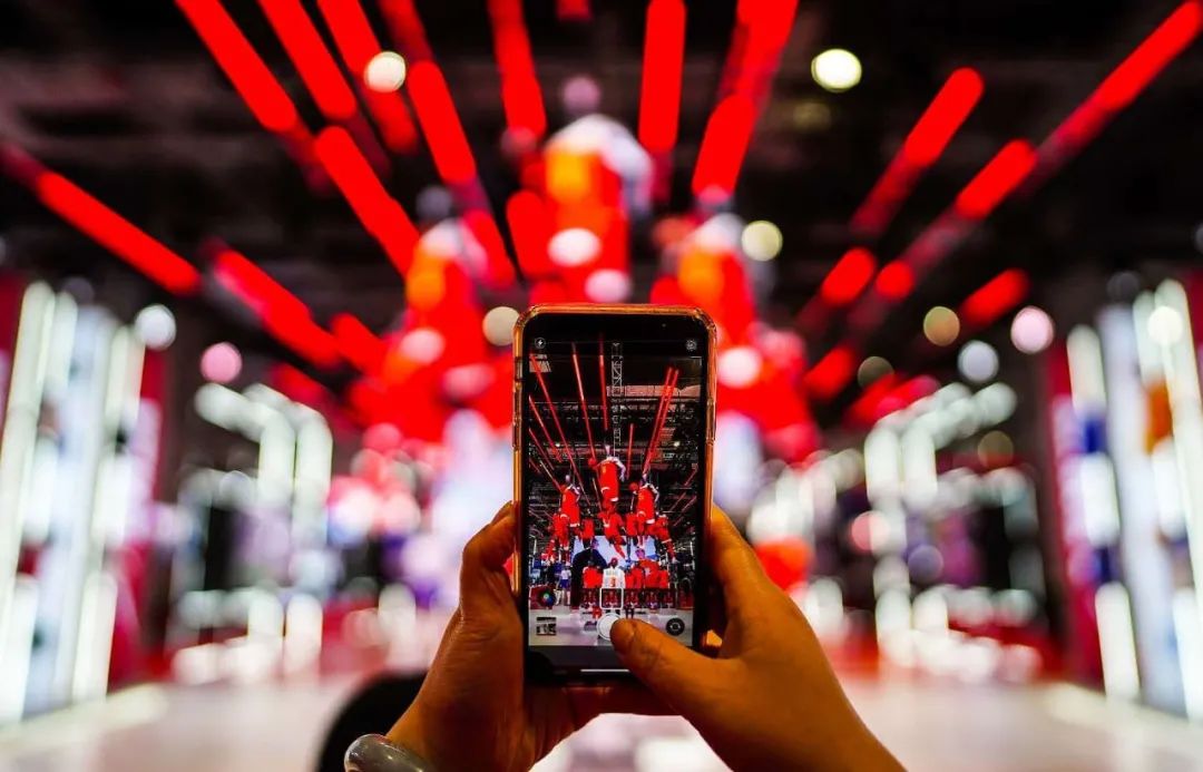 灼烁日报 | 唐遥：构建新生长名堂，，进博会大有可为