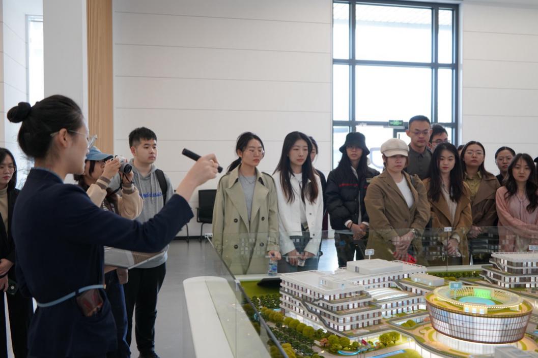 24C00F173AAB84BBAF53CCDEEBF_02F0FC12_1543C